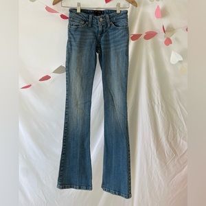 Levi’s curvy cut 528 jeans